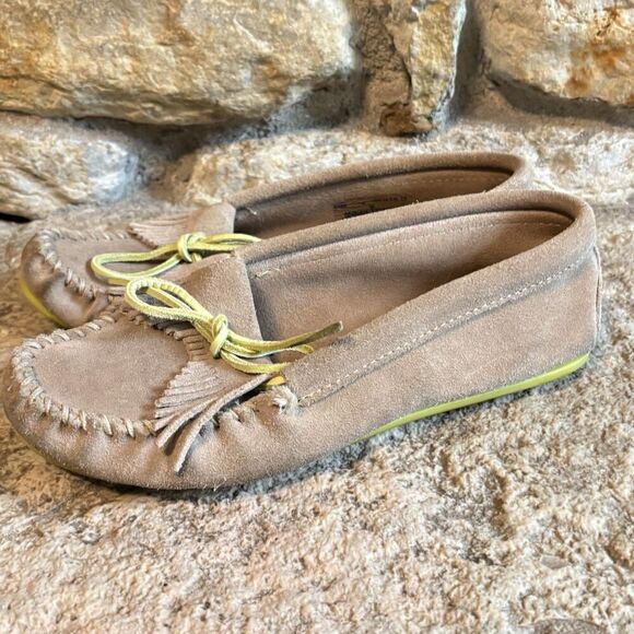MINNETONKA 326x Beige/Tan Suede Nubuck Moccasins Neon Yellow Tie Soles W’s 8 - Picture 4 of 8